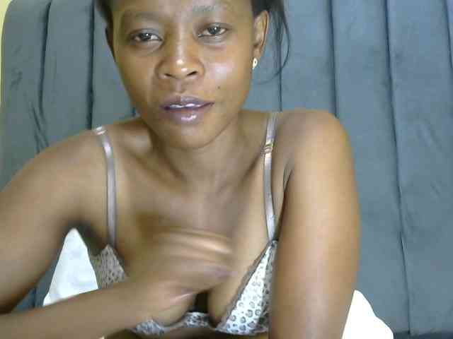 PrettyAlianah webcam