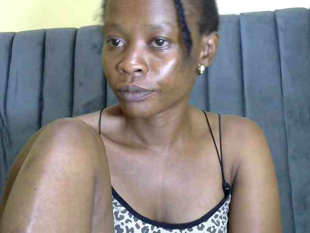 PrettyAlianah webcam