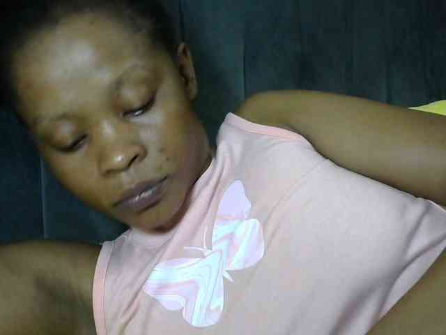 PrettyAlianah webcam