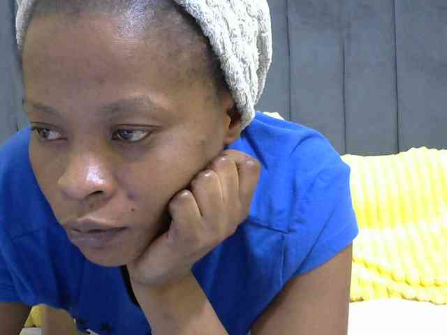PrettyAlianah webcam