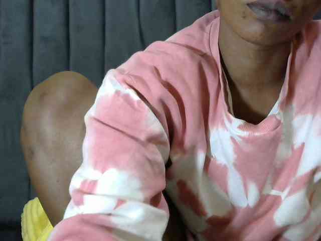 PrettyAlianah webcam