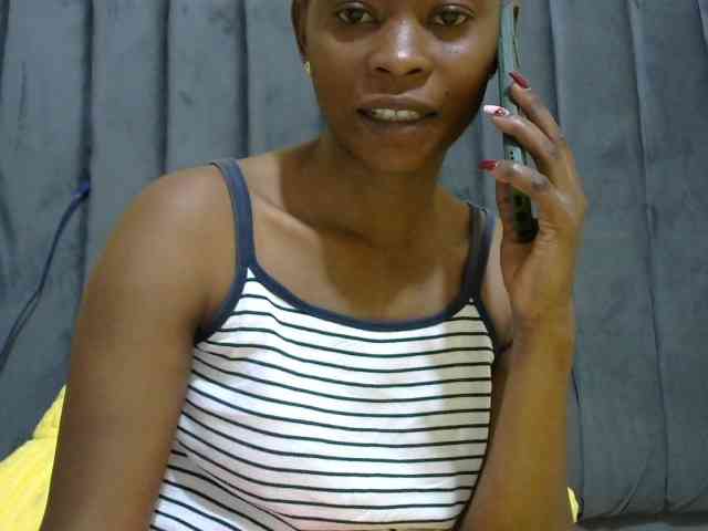 PrettyAlianah webcam