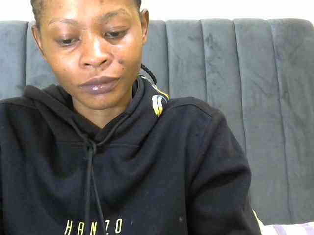PrettyAlianah webcam