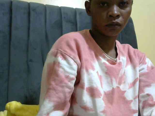 PrettyAlianah webcam
