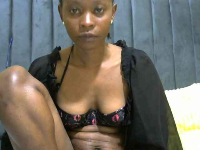 PrettyAlianah webcam