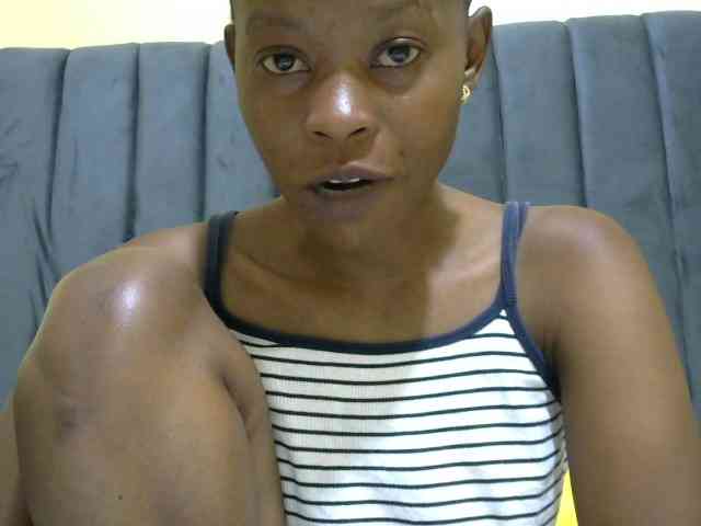 PrettyAlianah webcam
