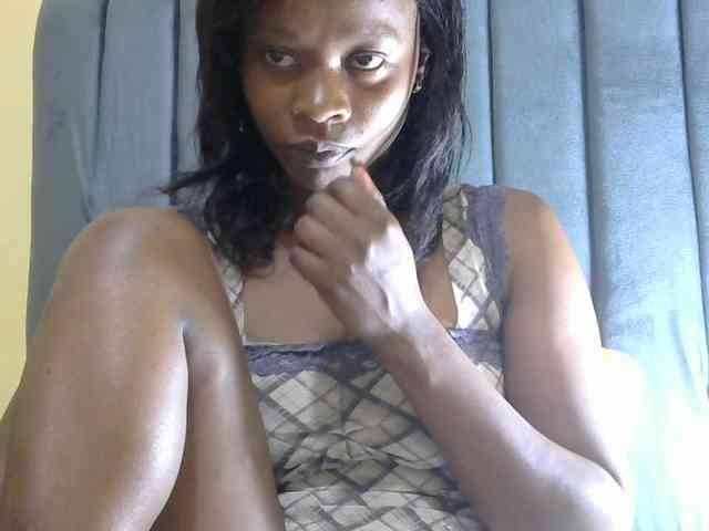 PrettyAlianah webcam