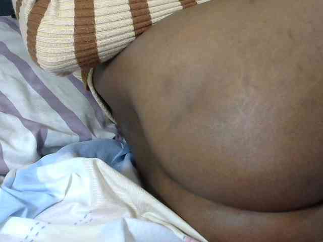 PrettyAlianah webcam