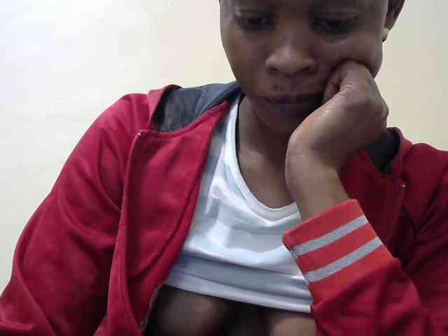 PrettyAlianah webcam