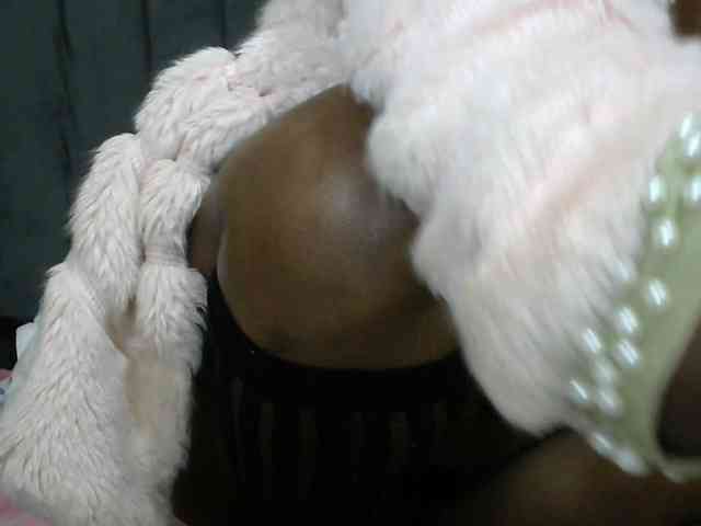 PrettyAlianah webcam