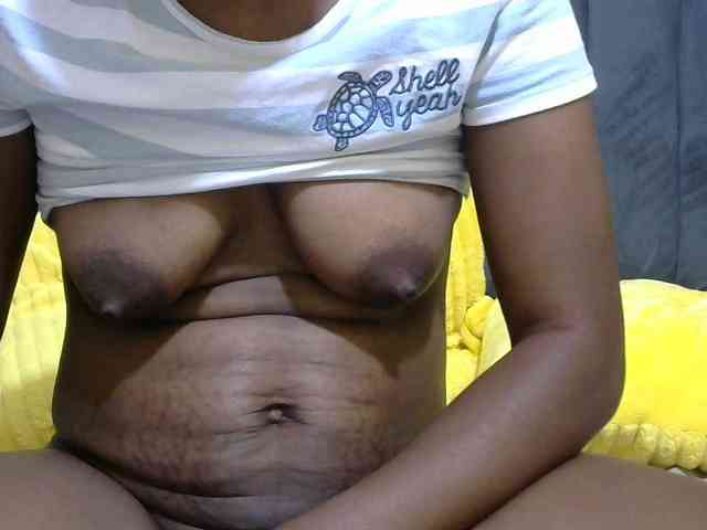 PrettyAlianah webcam