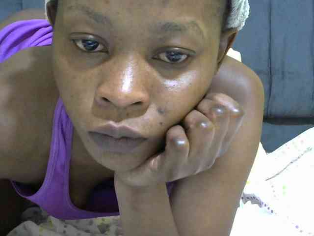 PrettyAlianah webcam