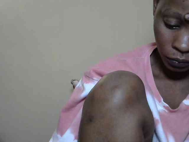 PrettyAlianah webcam