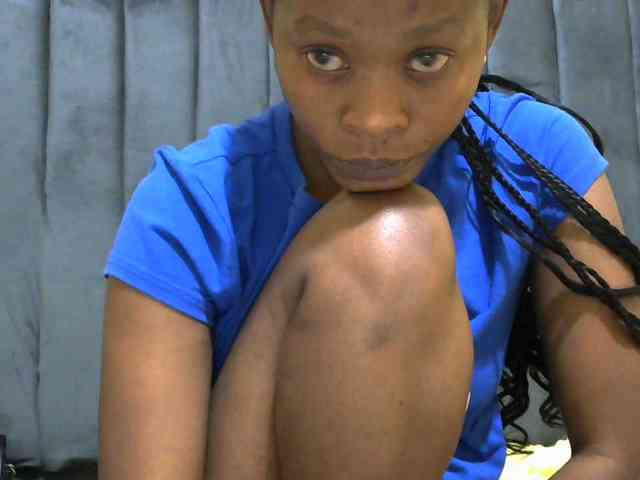 PrettyAlianah webcam