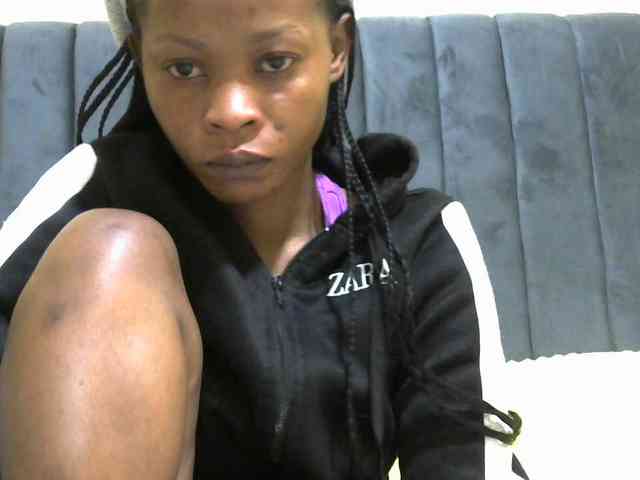 PrettyAlianah webcam