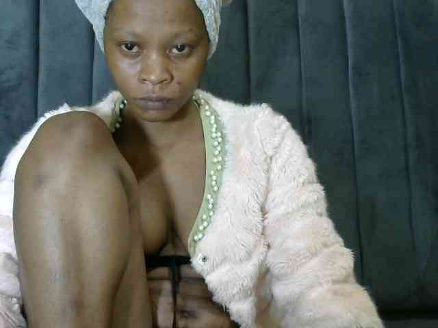 PrettyAlianah webcam