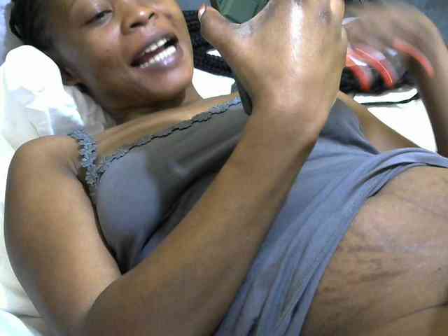 PrettyAlianah webcam