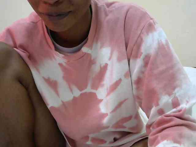 PrettyAlianah webcam