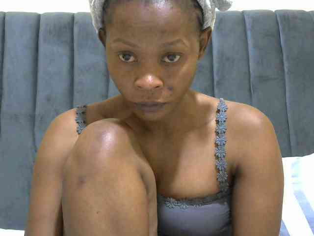 PrettyAlianah webcam