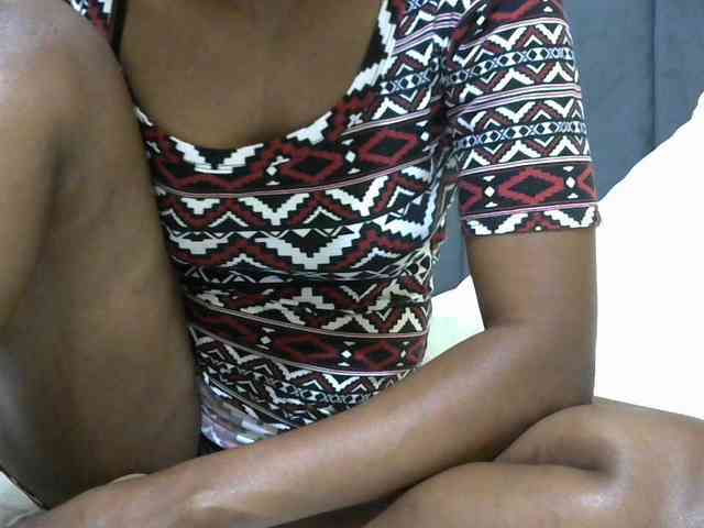 PrettyAlianah webcam