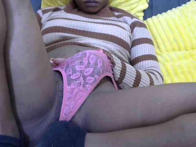 PrettyAlianah webcam