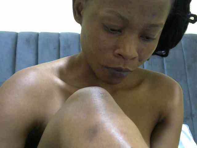 PrettyAlianah webcam