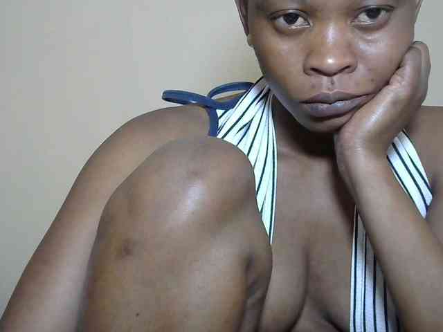 PrettyAlianah webcam