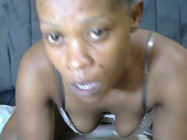 PrettyAlianah webcam