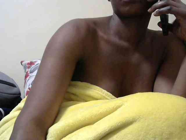 PrettyAlianah webcam