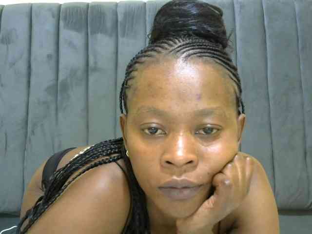 PrettyAlianah webcam