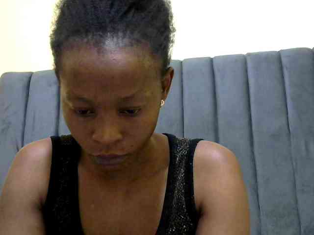 PrettyAlianah webcam