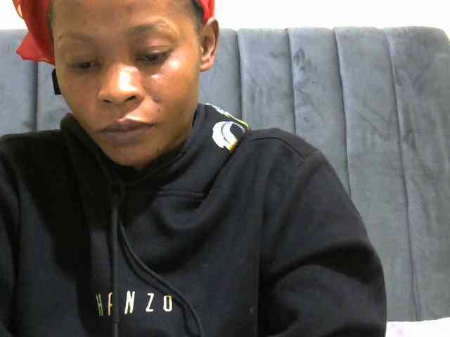 PrettyAlianah webcam
