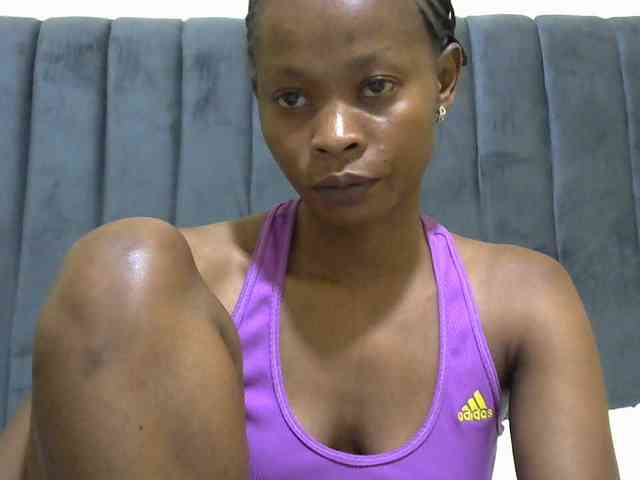 PrettyAlianah webcam