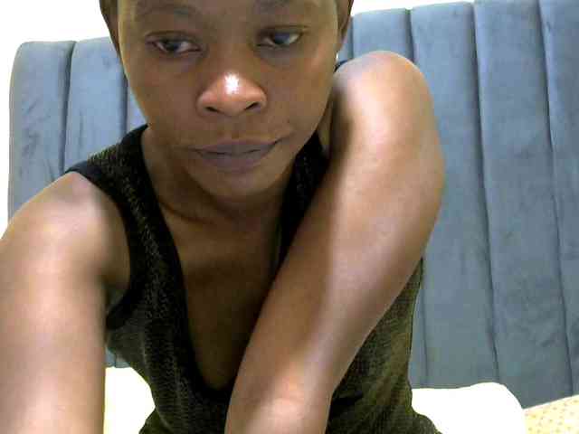 PrettyAlianah webcam