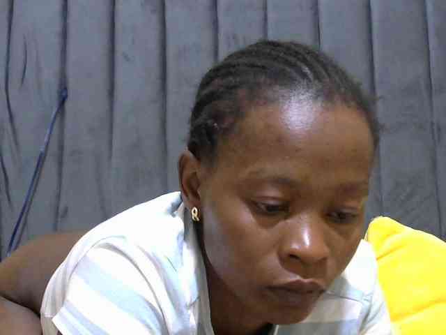 PrettyAlianah webcam
