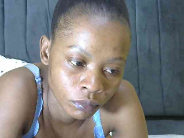 PrettyAlianah webcam
