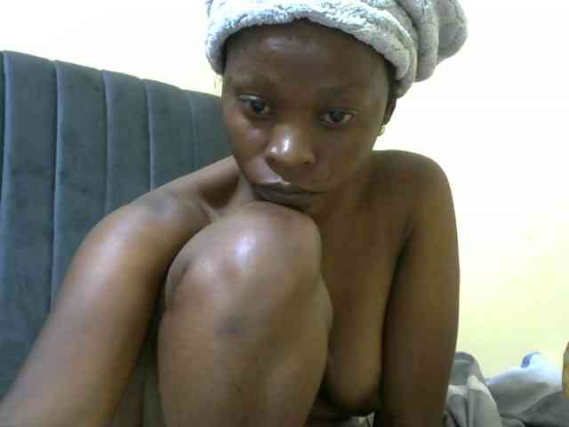 PrettyAlianah webcam
