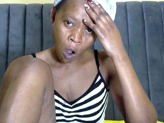 PrettyAlianah webcam