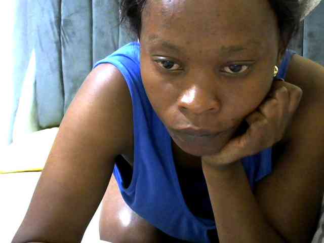 PrettyAlianah webcam