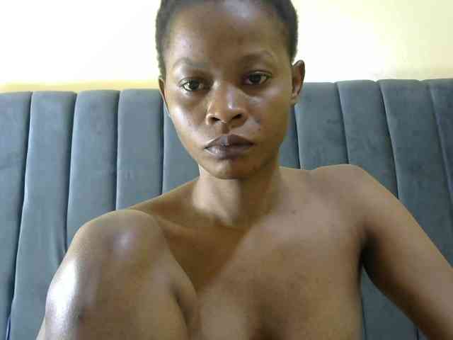PrettyAlianah webcam