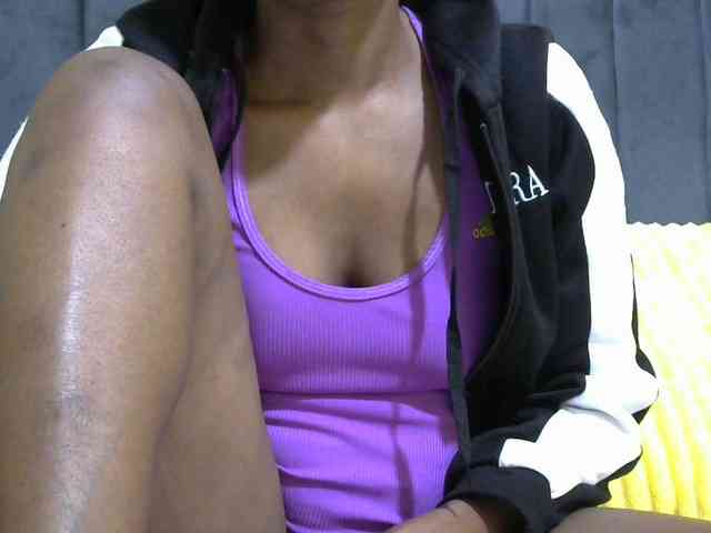 PrettyAlianah webcam