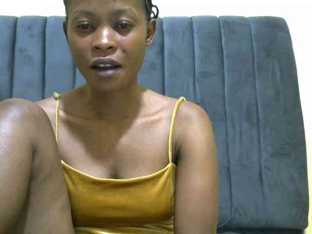 PrettyAlianah webcam