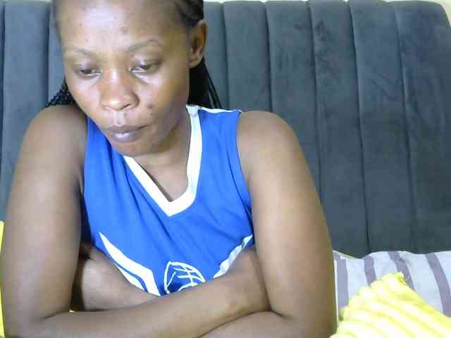 PrettyAlianah webcam