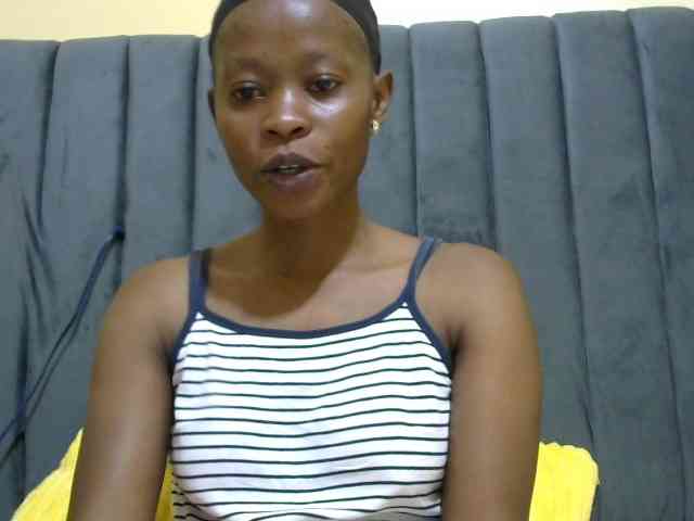 PrettyAlianah webcam