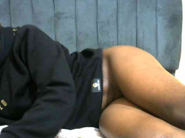 PrettyAlianah webcam
