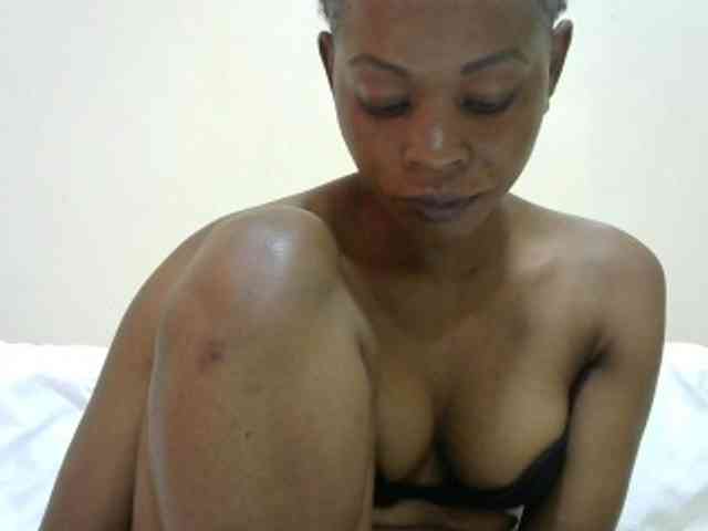 PrettyAlianah webcam