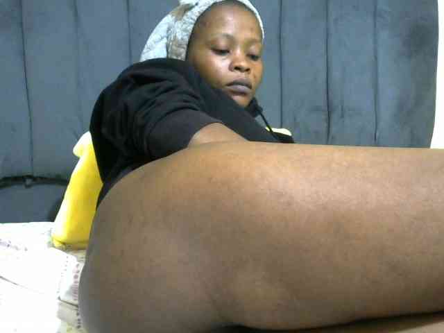 PrettyAlianah webcam
