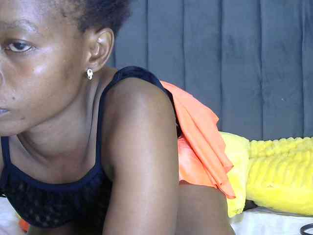 PrettyAlianah webcam