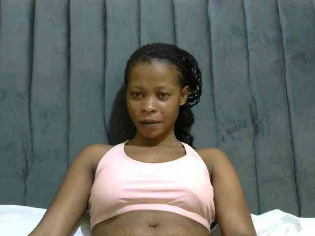 PrettyAlianah webcam