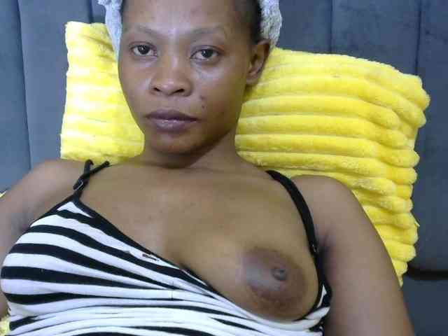 PrettyAlianah webcam